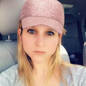 Meet your Posher, Suzanne